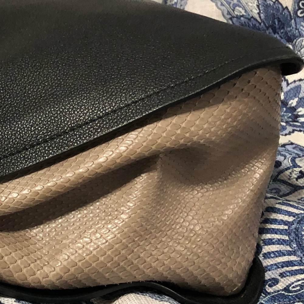 Louis Vuitton Taurillon Tournon Hobo Bag GM - Picture 7 of 8